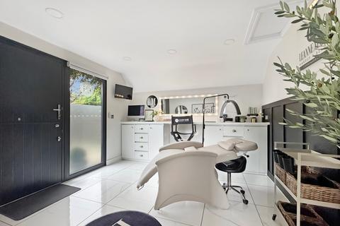 5 bedroom detached house for sale, Colchester Main Road, Alresford, Colchester, CO7