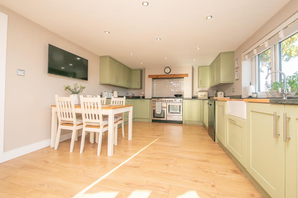 Kitchen/Breakfast Room
