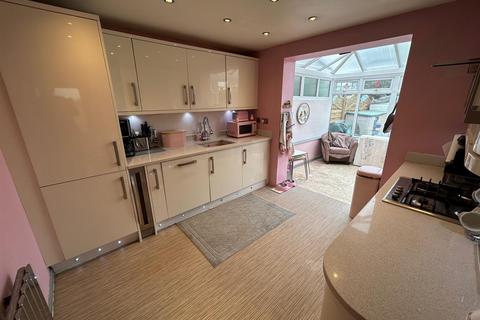 2 Webster Close, Waltham Abbey, EN9 3NU