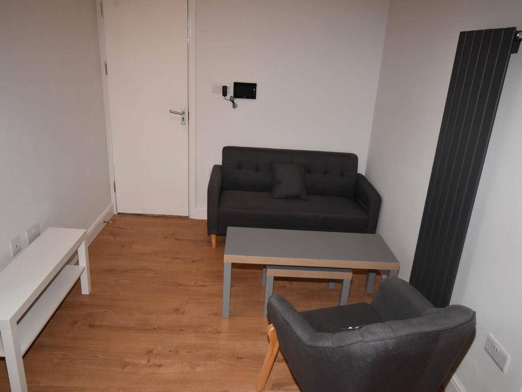 Living area photo 2