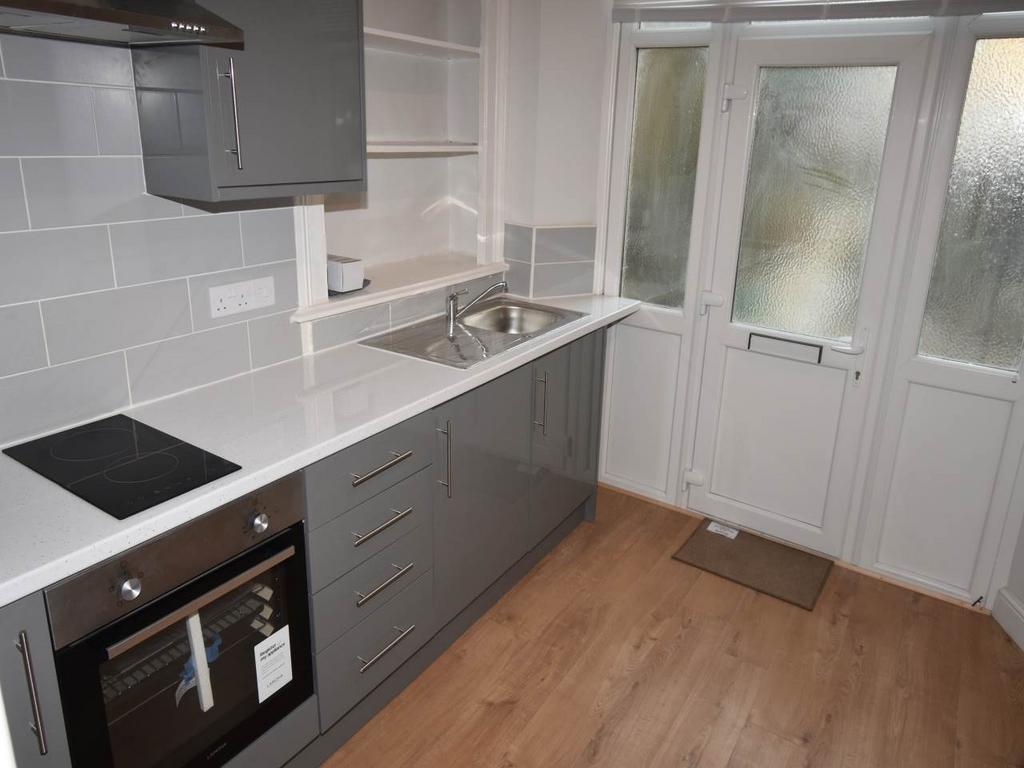 Kitchen photo 2