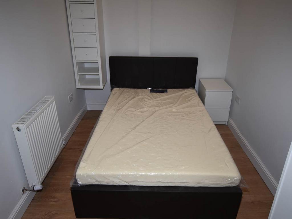 Bedroom photo 1
