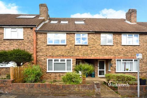 10 Lingfield Road, Worcester Park, KT4 8TG