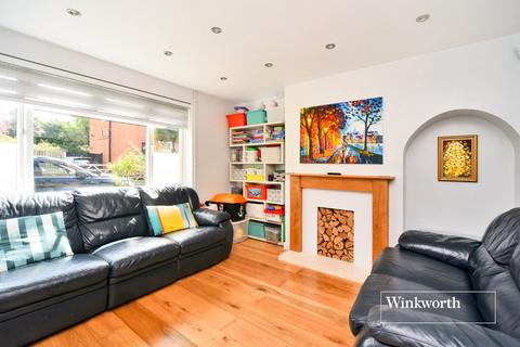 10 Lingfield Road, Worcester Park, KT4 8TG