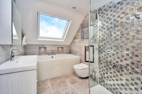 10 Lingfield Road, Worcester Park, KT4 8TG
