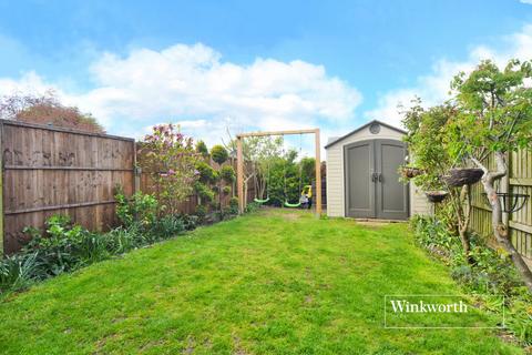 10 Lingfield Road, Worcester Park, KT4 8TG