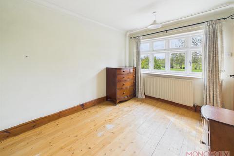 3 bedroom detached house for sale, Old Wrexham Road, Gresford, Wrexham