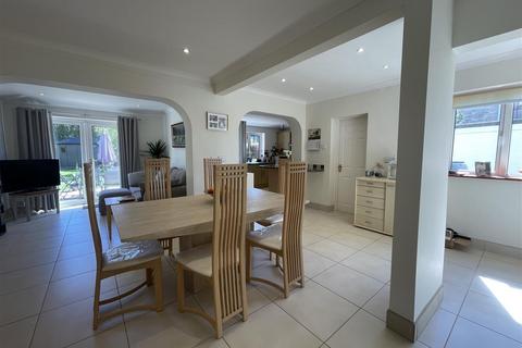 3 Bramley Crescent, Sonning Common, Reading, RG4 9LU