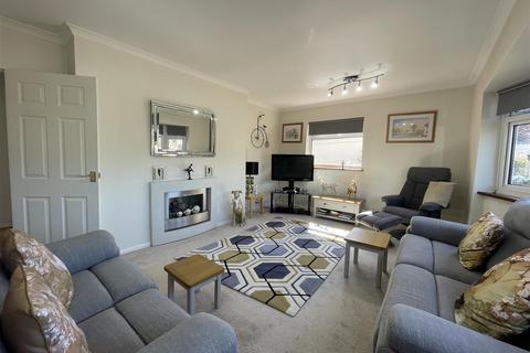 3 Bramley Crescent, Sonning Common, Reading, RG4 9LU