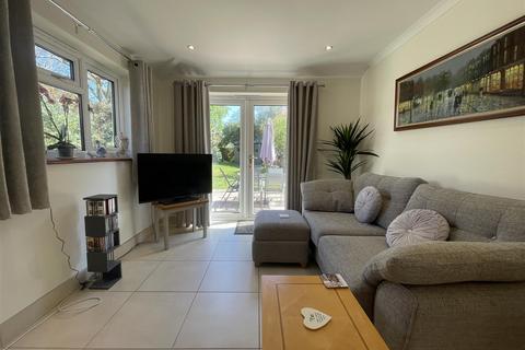 3 Bramley Crescent, Sonning Common, Reading, RG4 9LU