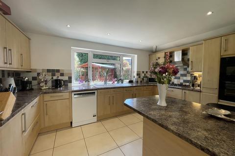 3 Bramley Crescent, Sonning Common, Reading, RG4 9LU