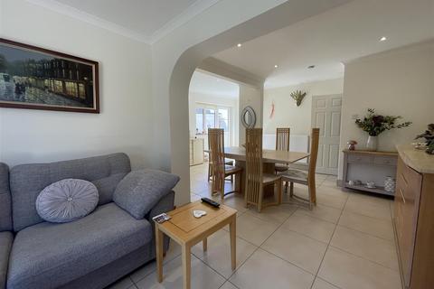 3 Bramley Crescent, Sonning Common, Reading, RG4 9LU