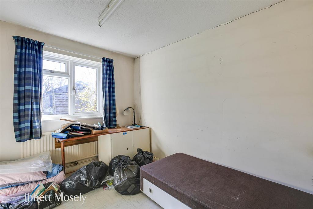 6 Bedroom.jpg