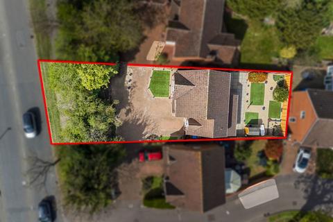 4 bedroom detached house for sale, Yew Tree Close, Kettering NN15