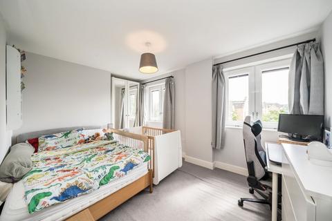 2 bedroom flat for sale, Lion Wharf Road, Old Isleworth TW7