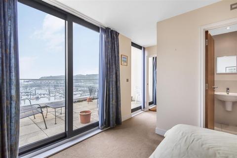 2 bedroom flat for sale, West Quay, Newhaven