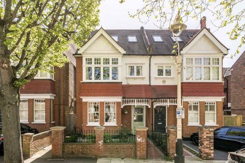 25 Lyncroft Gardens, London, W13 9PU