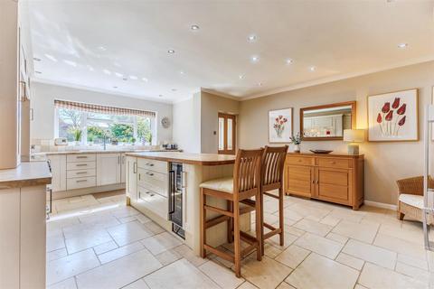 6 Butt Furlong, Fladbury, Pershore, WR10 2QZ