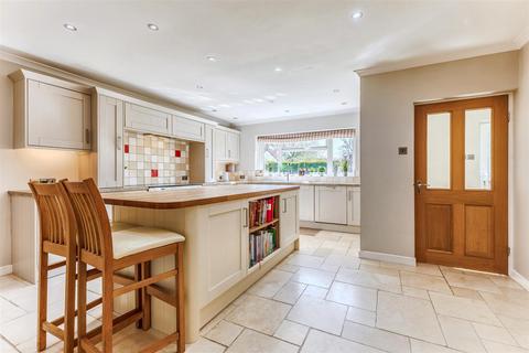 6 Butt Furlong, Fladbury, Pershore, WR10 2QZ