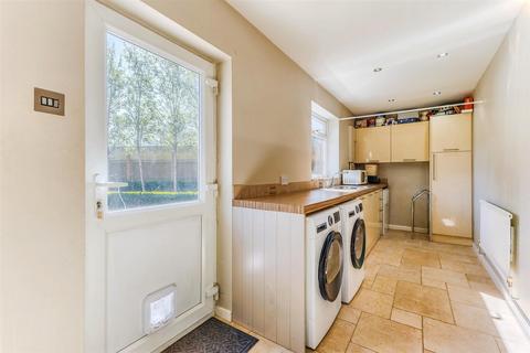 6 Butt Furlong, Fladbury, Pershore, WR10 2QZ
