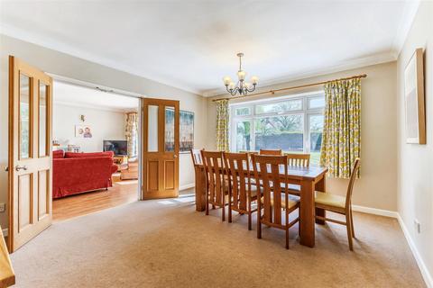 6 Butt Furlong, Fladbury, Pershore, WR10 2QZ