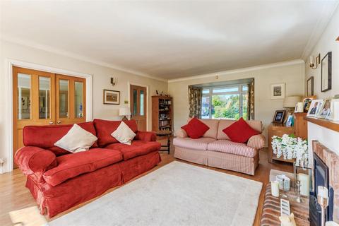 6 Butt Furlong, Fladbury, Pershore, WR10 2QZ