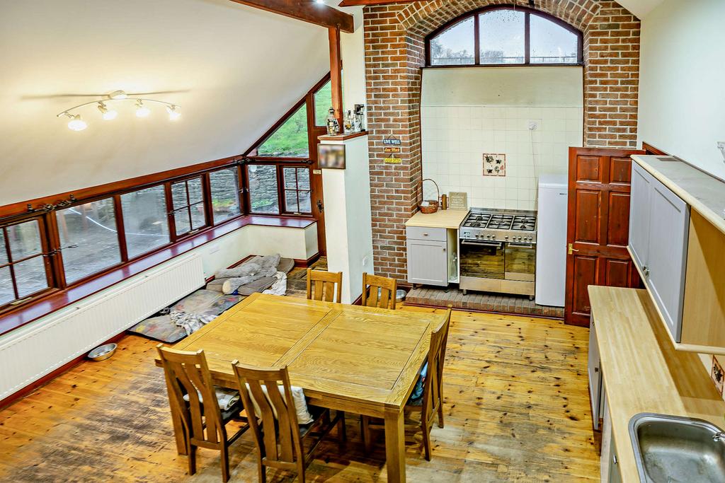 Kitchen/Dining Room