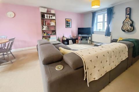 9 Ashcombe Crescent, Witney, OX28 6GL