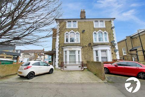 1 bedroom flat to rent, The Grove, Gravesend, Kent, DA12