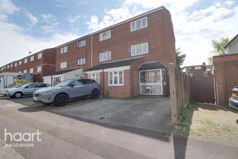 4 bedroom townhouse for sale, Dewey Road, Dagenham