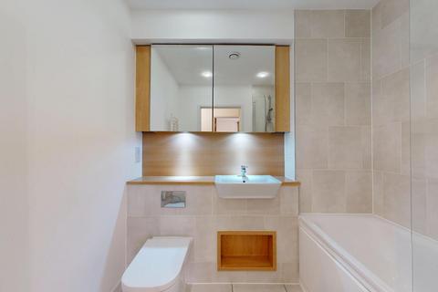 2 bedroom flat to rent, Nelson Walk