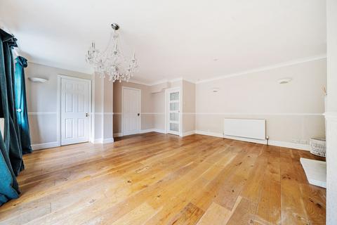 24 Hilltop Road, Whyteleafe, CR3 0DB
