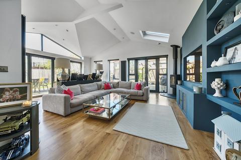 5 Chervil Close, Godalming, GU7 1PS