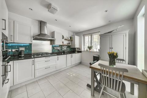 5 Chervil Close, Godalming, GU7 1PS