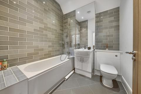 5 Chervil Close, Godalming, GU7 1PS