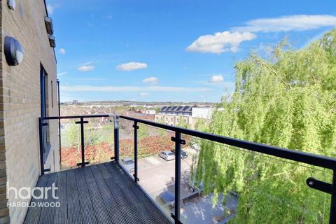 1 bedroom flat for sale, St Clements Avenue, Harold Wood