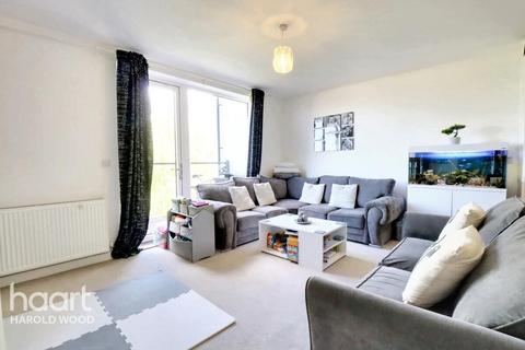 1 bedroom flat for sale, St Clements Avenue, Harold Wood
