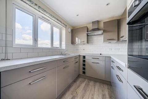 1 bedroom retirement property for sale, Newbury,  Berkshire,  RG14