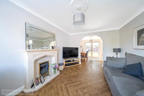 16 Green Park View, Oldham, OL1 4GP