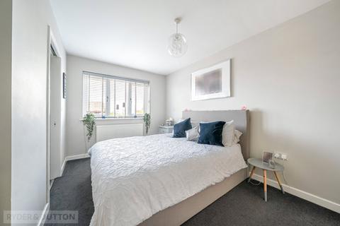 16 Green Park View, Oldham, OL1 4GP