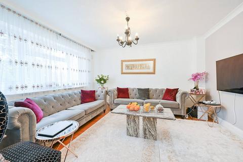 2 bedroom flat for sale, Michelle Court, Acton, London, W3