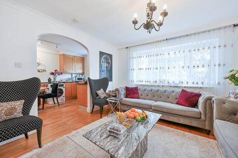 2 bedroom flat for sale, Michelle Court, Acton, London, W3