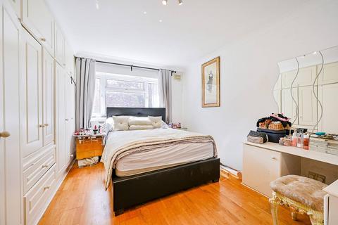 2 bedroom flat for sale, Michelle Court, Acton, London, W3