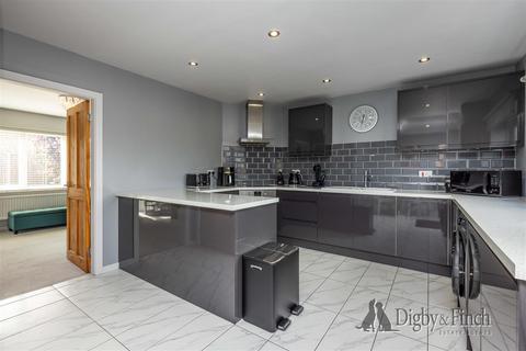 3 bedroom semi-detached house for sale, Main Road, Radcliffe-On-Trent, Nottingham