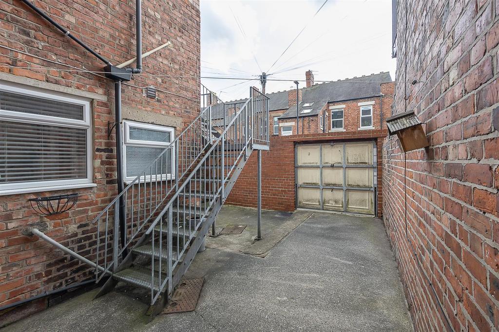 Shared Rear Yard