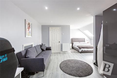 5 Mcintosh Close, Romford, RM1 4JH