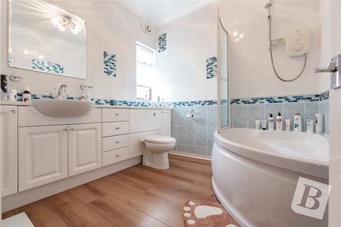 5 Mcintosh Close, Romford, RM1 4JH