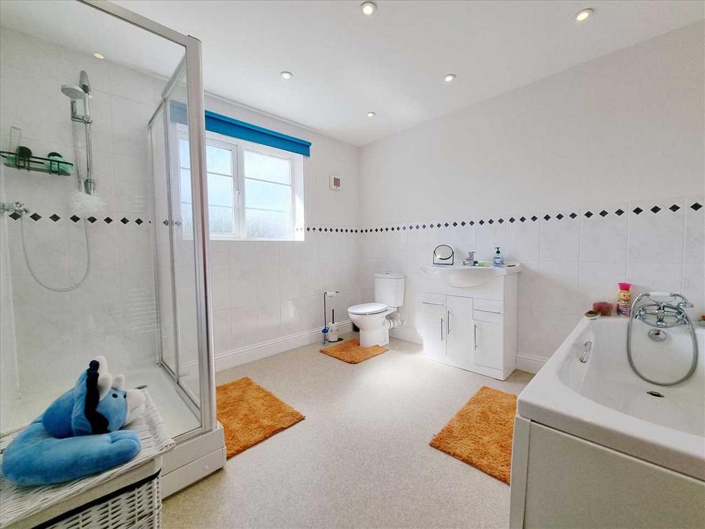 Family Bathroom: