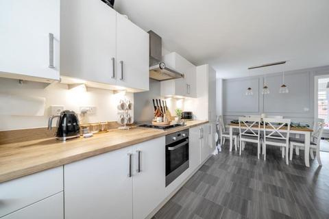 3 bedroom semi-detached house for sale, Carterton,  Oxfordshire,  OX18
