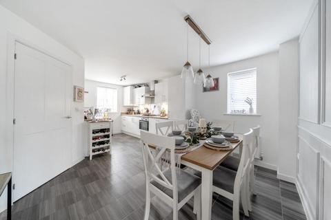 3 bedroom semi-detached house for sale, Carterton,  Oxfordshire,  OX18